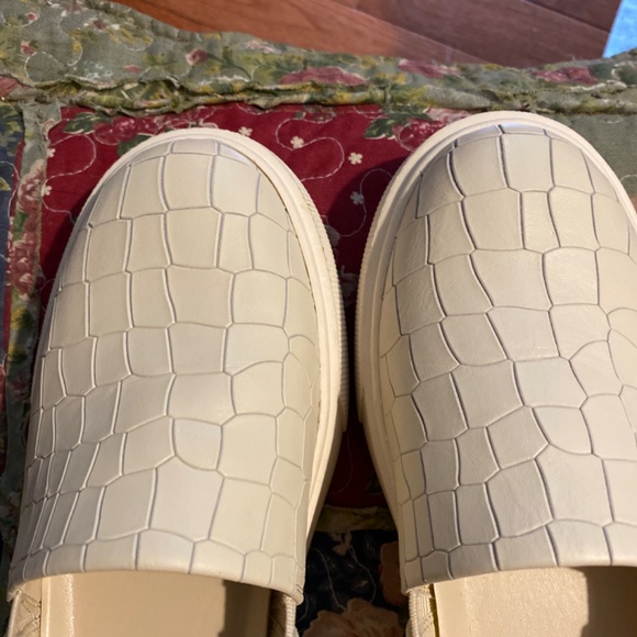 Vince Camuto  Abbinna Platform shoes - Picture 4 of 11